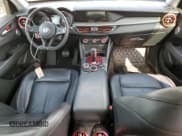 ✅ 2019 Alfa Romeo Stelvio Ti Sport • VIN: ZASPAKBN3K7C30892 • Lot: 68016655. Wystawiony na Copart z przebiegiem 43 106 mil. Bezpłatny archiwum sprzedaży aukcyjnych z USA i szczegółowy raport historii pojazdu na DreamBid. Zdjęcie 8.