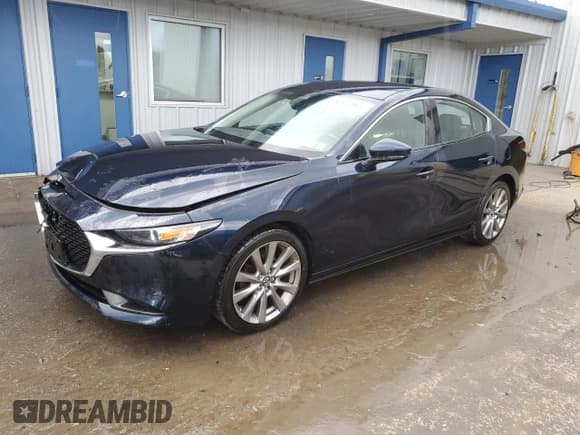 ✅ 2021 Mazda 3 Select • VIN: JM1BPBBL3M1326981 • Lot: 85912865. Listed on Copart with 52,677 mi. Free auction sales archive from the USA and detailed vehicle history report at DreamBid. Image 1.