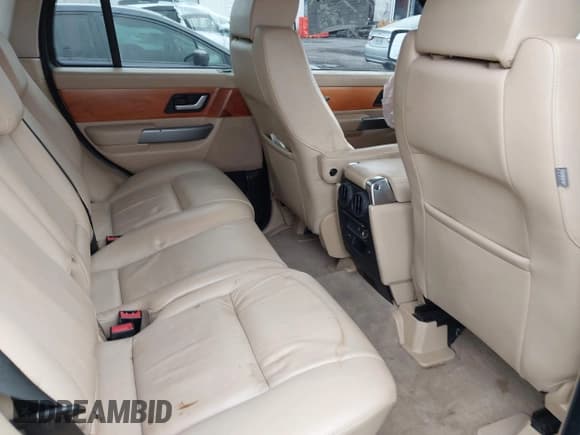 ✅ 2008 Land Rover Range Rover Sport SC • VIN: SALSH23448A181470 • Lot: 43702441. Listed on IAAI with 146,504 mi. Free auction sales archive from the USA and detailed vehicle history report at DreamBid. Image 8.