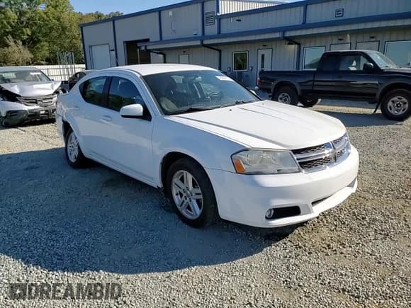 ✅ 2013 Dodge Avenger SXT • VIN: 1C3CDZCB7DN557259 • Lot: 76284154. Wystawiony na Copart z przebiegiem 91 199 mil. Bezpłatny archiwum sprzedaży aukcyjnych z USA i szczegółowy raport historii pojazdu na DreamBid. Zdjęcie 10.