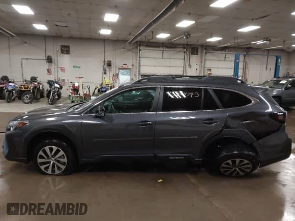 ✅ 2025 Subaru Outback Premium • VIN: 4S4BTAFC8S3236125 • Lot: 43304743. Wystawiony na IAAI z przebiegiem 5 008 mil. Bezpłatny archiwum sprzedaży aukcyjnych z USA i szczegółowy raport historii pojazdu na DreamBid. Zdjęcie 6.