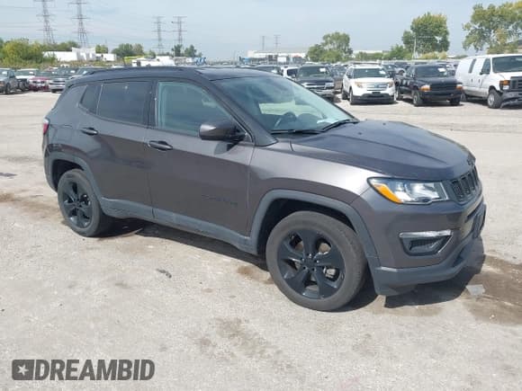 ✅ 2019 Jeep Compass Latitude • VIN: 3C4NJDBB0KT713589 • Lot: 43329595. Listed on IAAI with 31,475 mi. Free auction sales archive from the USA and detailed vehicle history report at DreamBid. Image 1.