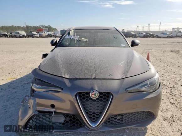 ✅ 2017 Alfa Romeo Giulia Ti • VIN: ZARFAECNXH7549323 • Лот: 92287995. Опубликован ранее на Copart с пробегом 88 534 миль. Бесплатный доступ к архиву аукционных продаж из США и подробный отчёт об истории автомобиля на DreamBid. Изображение 5.