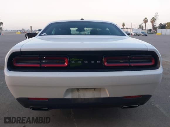 ✅ 2017 Dodge Challenger SXT • VIN: 2C3CDZAG4HH635851 • Lot: 43807252. Wystawiony na IAAI z przebiegiem 91 735 mil. Bezpłatny archiwum sprzedaży aukcyjnych z USA i szczegółowy raport historii pojazdu na DreamBid. Zdjęcie 16.