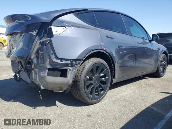 ✅ 2022 Tesla Model Y Long Range • VIN: 7SAYGDEE3NF507044 • Lot: 57560425. Wystawiony na Copart z przebiegiem 46 853 mil. Bezpłatny archiwum sprzedaży aukcyjnych z USA i szczegółowy raport historii pojazdu na DreamBid. Zdjęcie 3.