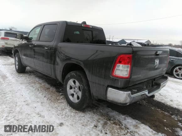 2019 Ram 1500 Big Horn z VIN 1C6RRFFG2KN904627, wystawiony jako IAAI lot #41581062 z przebiegiem 54 840 mil mil oraz . Historia ofert i sprzedaży dostępna na DreamBid. Obrazek 3.