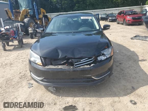 ✅ 2013 Volkswagen Passat SE • VIN: 1VWBH7A31DC034890 • Lot: 61675855. Listed on Copart with 181,444 mi. Free auction sales archive from the USA and detailed vehicle history report at DreamBid. Image 5.