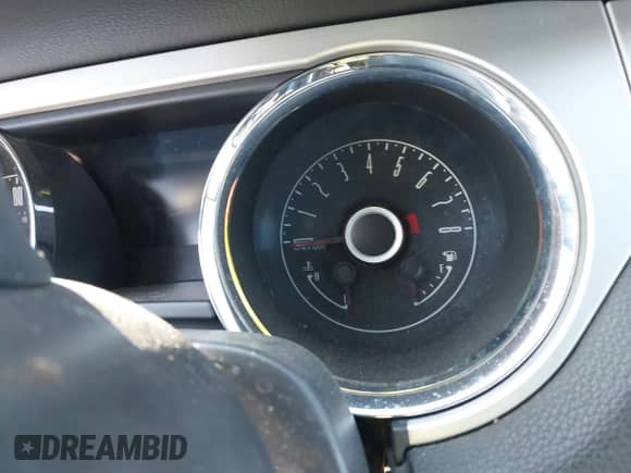 2014 Ford Mustang V6 с VIN 1ZVBP8EM9E5210585, выставлен на аукционе IAAI как лот 41815769 с пробегом Не указан миль и . История ставок и продаж доступна на DreamBid. Изображение 14.