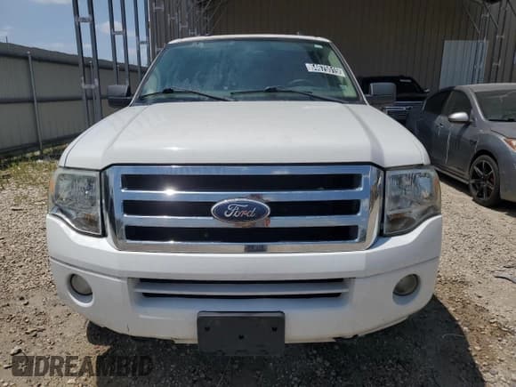 ✅ 2011 Ford Expedition XLT • VIN: 1FMJU1J5XBEF15176 • Lot: 64675515. Wystawiony na Copart z przebiegiem 207 411 mil. Bezpłatny archiwum sprzedaży aukcyjnych z USA i szczegółowy raport historii pojazdu na DreamBid. Zdjęcie 5.