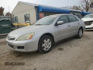 ✅ 2007 Honda Accord LX • VIN: 1HGCM56407A065994 • Lot: 93567645. Listed on Copart with 301,245 mi. Free auction sales archive from the USA and detailed vehicle history report at DreamBid. Image 1.