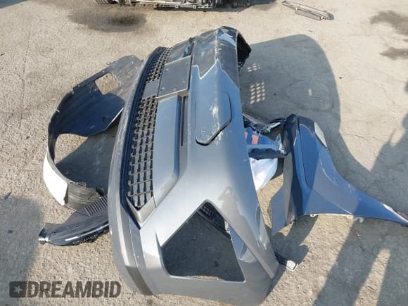 ✅ 2024 Hyundai Kona SEL • VIN: KM8HC3A61RU014490 • Lot: 41022202. Listed on IAAI with 5,768 mi. Free auction sales archive from the USA and detailed vehicle history report at DreamBid. Image 12.