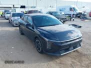 ✅ 2025 Kia K4 EX • VIN: 3KPFU4DE3SE123829 • Лот: 43269526. Опубликован ранее на IAAI с пробегом 6 338 миль. Бесплатный доступ к архиву аукционных продаж из США и подробный отчёт об истории автомобиля на DreamBid. Изображение 1.