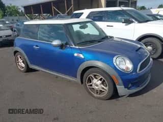 2009 MINI Hardtop S с VIN WMWMF73529TT94609, выставлен на аукционе IAAI как лот 42967002 с пробегом 112 402 миль миль и . История ставок и продаж доступна на DreamBid. Изображение 1.