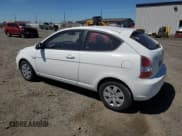 ✅ 2010 Hyundai Accent GS • VIN: KMHCM3AC9AU181150 • Лот: 58590035. Опубликован ранее на Copart с пробегом 131 192 миль. Бесплатный доступ к архиву аукционных продаж из США и подробный отчёт об истории автомобиля на DreamBid. Изображение 2.