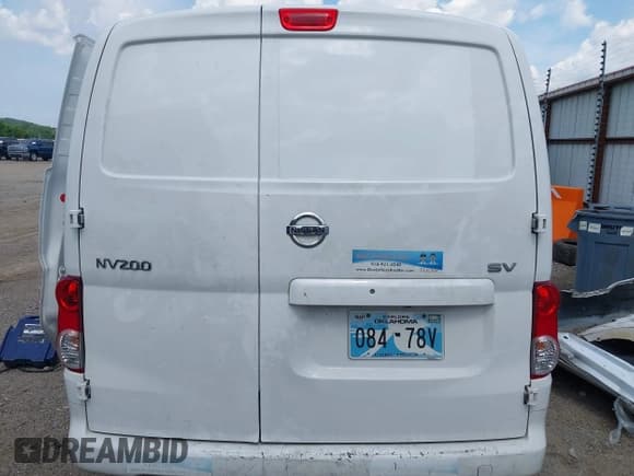 ✅ 2019 Nissan NV200 S • VIN: 3N6CM0KN8KK707432 • Lot: 42457650. Wystawiony na IAAI z przebiegiem 134 888 mil. Bezpłatny archiwum sprzedaży aukcyjnych z USA i szczegółowy raport historii pojazdu na DreamBid. Zdjęcie 15.