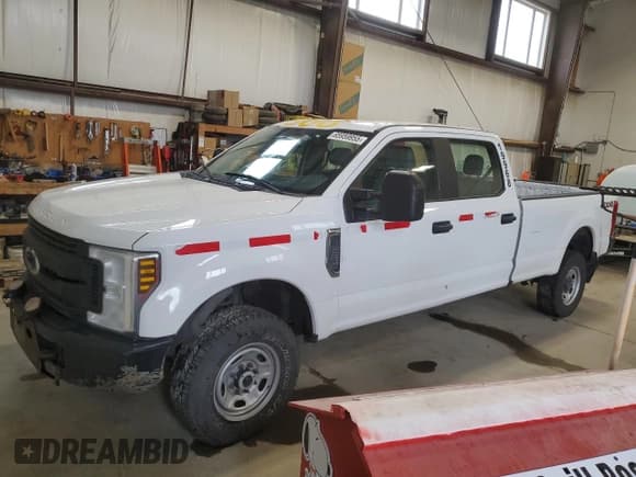 ✅ 2019 Ford F-350 XL • VIN: 1FT8W3B66KEC64396 • Lot: 65959955. Wystawiony na Copart z przebiegiem 100 252 mil. Bezpłatny archiwum sprzedaży aukcyjnych z USA i szczegółowy raport historii pojazdu na DreamBid. Zdjęcie 1.