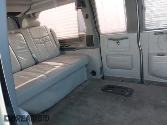 ✅ 2006 GMC Savana Commercial SRW C6Y • VIN: 1GDFG15T361135454 • Лот: 41400059. Опубликован ранее на IAAI с пробегом 147 827 миль. Бесплатный доступ к архиву аукционных продаж из США и подробный отчёт об истории автомобиля на DreamBid. Изображение 8.