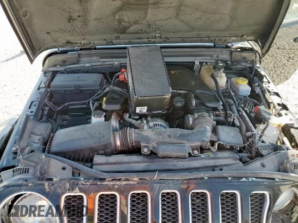 ✅ 2018 Jeep Wrangler Unlimited Sahara • VIN: 1C4HJXEG2JW321924 • Lot: 86167895. Listed on Copart with 46,128 mi. Free auction sales archive from the USA and detailed vehicle history report at DreamBid. Image 12.