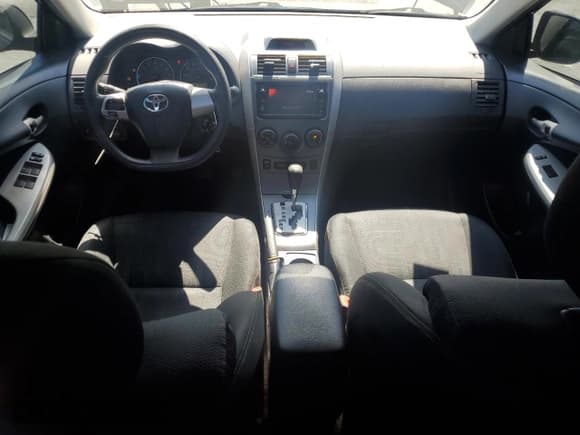 ✅ 2013 Toyota Corolla L • VIN: 5YFBU4EE7DP121614 • Lot: 84218145. Listed on Copart with 135,440 mi. Free auction sales archive from the USA and detailed vehicle history report at DreamBid. Image 8.