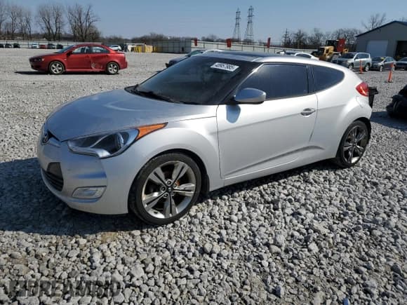 ✅ 2016 Hyundai Veloster • VIN: KMHTC6AD6GU270499 • Lot: 48957985. Wystawiony na Copart z przebiegiem 124 787 mil. Bezpłatny archiwum sprzedaży aukcyjnych z USA i szczegółowy raport historii pojazdu na DreamBid. Zdjęcie 1.