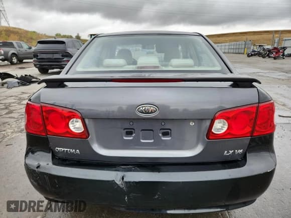 ✅ 2008 Kia Optima LX • VIN: KNAGE123385176856 • Lot: 82175625. Wystawiony na Copart z przebiegiem 70 744 mil. Bezpłatny archiwum sprzedaży aukcyjnych z USA i szczegółowy raport historii pojazdu na DreamBid. Zdjęcie 6.