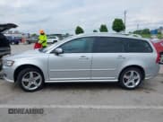 ✅ 2009 Volvo V50 R-Design • VIN: YV1MJ672292464766 • Lot: 42252914. Listed on IAAI with 169,615 mi. Free auction sales archive from the USA and detailed vehicle history report at DreamBid. Image 14.
