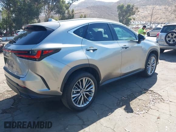 ✅ 2024 Lexus NX 350h Luxury • VIN: JTJHKCEZ5R5014365 • Lot: 42508809. Wystawiony na IAAI z przebiegiem 29 423 mil. Bezpłatny archiwum sprzedaży aukcyjnych z USA i szczegółowy raport historii pojazdu na DreamBid. Zdjęcie 4.