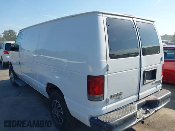 ✅ 2012 Ford Econoline Cargo Recreational • VIN: 1FTNE2EW8CDA16508 • Lot: 43232619. Wystawiony na IAAI z przebiegiem 242 999 mil. Bezpłatny archiwum sprzedaży aukcyjnych z USA i szczegółowy raport historii pojazdu na DreamBid. Zdjęcie 3.