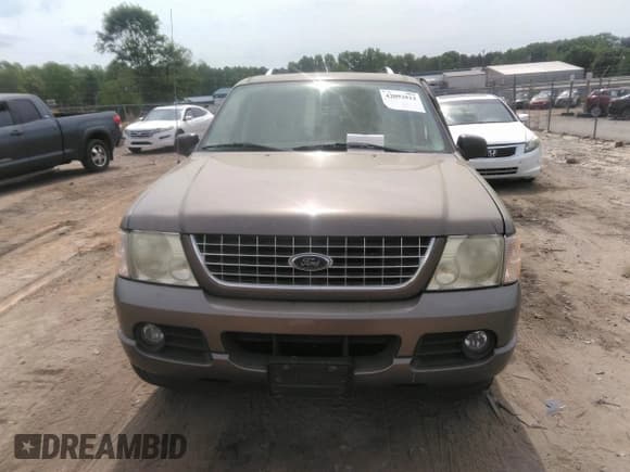 ✅ 2003 Ford Explorer • VIN: 1FMZU65K43UA92733 • Lot: 42093512. Wystawiony na IAAI z przebiegiem 201 805 mil. Bezpłatny archiwum sprzedaży aukcyjnych z USA i szczegółowy raport historii pojazdu na DreamBid. Zdjęcie 12.