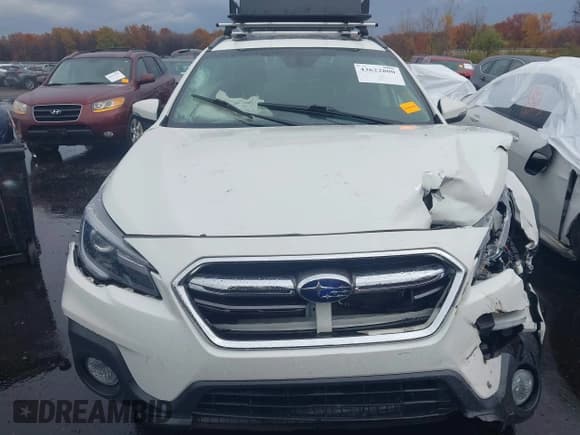 ✅ 2018 Subaru Outback Touring • VIN: 4S4BSETCXJ3301053 • Lot: 43622800. Listed on IAAI with 54,525 mi. Free auction sales archive from the USA and detailed vehicle history report at DreamBid. Image 11.