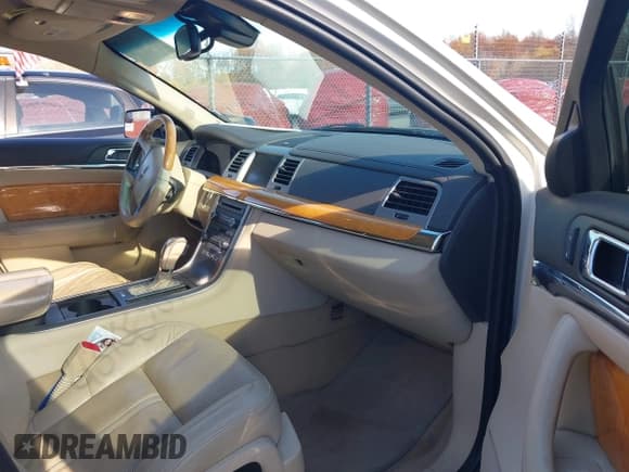 ✅ 2010 Lincoln MKS • VIN: 1LNHL9DR2AG604189 • Lot: 43708909. Listed on IAAI with 109,866 mi. Free auction sales archive from the USA and detailed vehicle history report at DreamBid. Image 5.