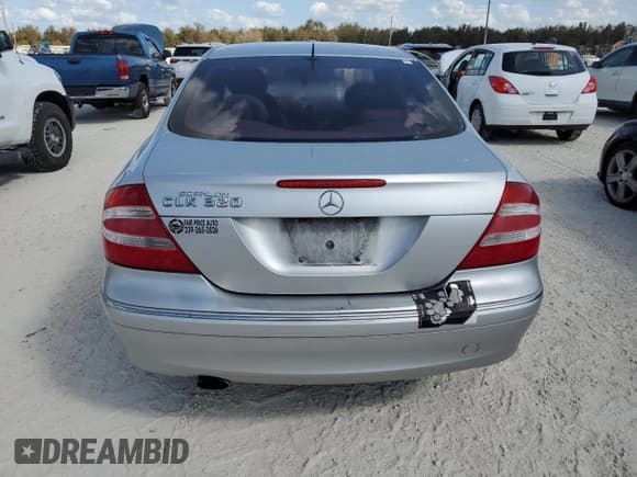 ✅ 2003 Mercedes-Benz CLK 320 • VIN: WDBTJ65J63F050559 • Лот: 77650564. Опубликован ранее на Copart с пробегом 218 619 миль. Бесплатный доступ к архиву аукционных продаж из США и подробный отчёт об истории автомобиля на DreamBid. Изображение 6.
