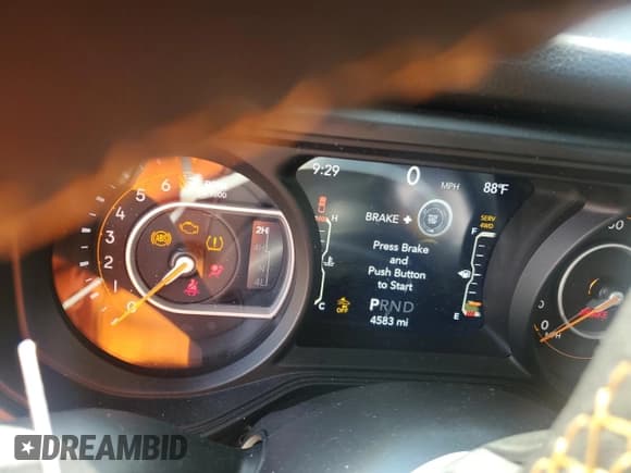 ✅ 2024 Jeep Gladiator Willys • VIN: 1C6HJTAG7RL131975 • Лот: 55139965. Опубликован ранее на Copart с пробегом 4 583 миль. Бесплатный доступ к архиву аукционных продаж из США и подробный отчёт об истории автомобиля на DreamBid. Изображение 9.