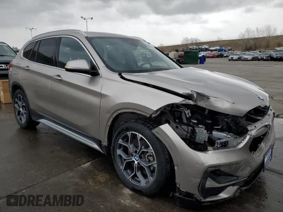 ✅ 2022 BMW X1 xDrive28i • VIN: WBXJG9C0XN5V03922 • Lot: 51248095. Wystawiony na Copart z przebiegiem 52 282 mil. Bezpłatny archiwum sprzedaży aukcyjnych z USA i szczegółowy raport historii pojazdu na DreamBid. Zdjęcie 4.