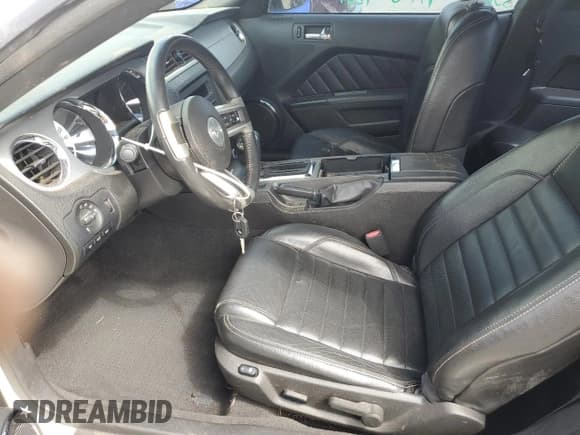 ✅ 2010 Ford Mustang GT • VIN: 1ZVBP8CH3A5153834 • Лот: 84865305. Опубликован ранее на Copart с пробегом 127 730 миль. Бесплатный доступ к архиву аукционных продаж из США и подробный отчёт об истории автомобиля на DreamBid. Изображение 7.