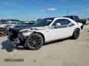 2018 Dodge Challenger T/A 392 z VIN 2C3CDZFJ5JH172550, wystawiony jako Copart lot #71304645 z przebiegiem 99 384 mil mil oraz Szkoda całkowita • Salvage title. Historia ofert i sprzedaży dostępna na DreamBid. Obrazek 1.
