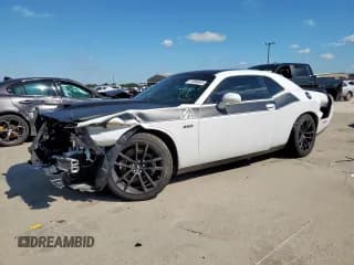 ✅ 2018 Dodge Challenger T/A 392 • VIN: 2C3CDZFJ5JH172550 • Lot: 71304645. Wystawiony na Copart z przebiegiem 99 384 mil. Bezpłatny archiwum sprzedaży aukcyjnych z USA i szczegółowy raport historii pojazdu na DreamBid. Zdjęcie 1.