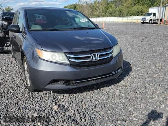 ✅ 2016 Honda Odyssey LX • VIN: 5FNRL5H25GB045173 • Lot: 81093315. Listed on Copart with 102,735 mi. Free auction sales archive from the USA and detailed vehicle history report at DreamBid. Image 14.