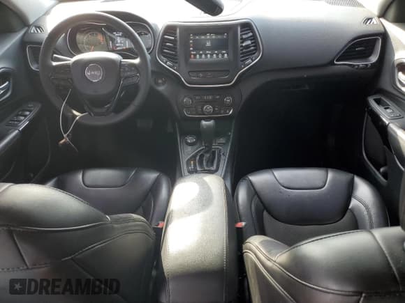 ✅ 2019 Jeep Cherokee Altitude • VIN: 1C4PJMLN2KD291154 • Lot: 68858275. Wystawiony na Copart z przebiegiem 66 501 mil. Bezpłatny archiwum sprzedaży aukcyjnych z USA i szczegółowy raport historii pojazdu na DreamBid. Zdjęcie 8.