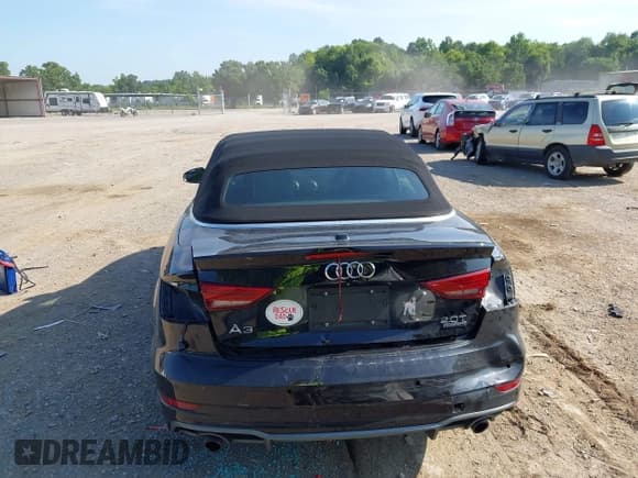 ✅ 2018 Audi A3 Cabriolet Premium Plus • VIN: WAUY8LFF3J1002620 • Lot: 42803441. Wystawiony na IAAI z przebiegiem 93 471 mil. Bezpłatny archiwum sprzedaży aukcyjnych z USA i szczegółowy raport historii pojazdu na DreamBid. Zdjęcie 16.