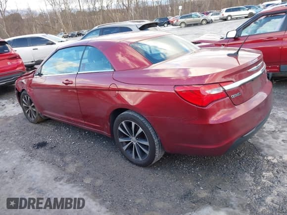 ✅ 2013 Chrysler 200 S • VIN: 1C3BCBGG7DN718642 • Лот: 41305964. Опубликован ранее на IAAI с пробегом 161 566 миль. Бесплатный доступ к архиву аукционных продаж из США и подробный отчёт об истории автомобиля на DreamBid. Изображение 3.