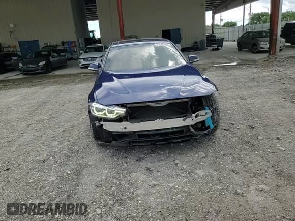 ✅ 2018 BMW 3 Series 330i • VIN: WBA8B9C53JEE81777 • Lot: 81650585. Listed on Copart with 64,844 mi. Free auction sales archive from the USA and detailed vehicle history report at DreamBid. Image 14.