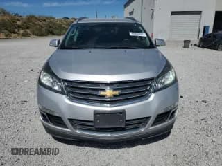 ✅ 2017 Chevrolet Traverse LT • VIN: 1GNKVHKD3HJ135933 • Lot: 69659425. Wystawiony na Copart z przebiegiem Nie podano. Bezpłatny archiwum sprzedaży aukcyjnych z USA i szczegółowy raport historii pojazdu na DreamBid. Zdjęcie 5.