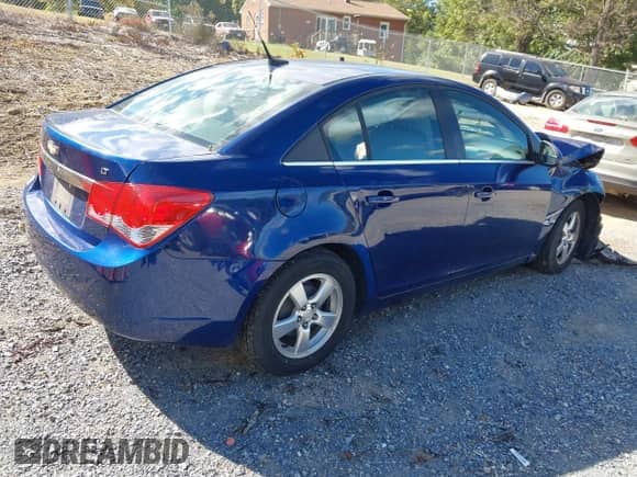 2012 Chevrolet Cruze 1LT z VIN 1G1PF5SC6C7111738, wystawiony jako IAAI lot #43431115 z przebiegiem 203 531 mil mil oraz . Historia ofert i sprzedaży dostępna na DreamBid. Obrazek 4.