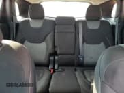 ✅ 2018 Jeep Cherokee Latitude • VIN: 1C4PJMCB2JD559558 • Лот: 86327005. Опубликован ранее на Copart с пробегом 135 485 миль. Бесплатный доступ к архиву аукционных продаж из США и подробный отчёт об истории автомобиля на DreamBid. Изображение 10.