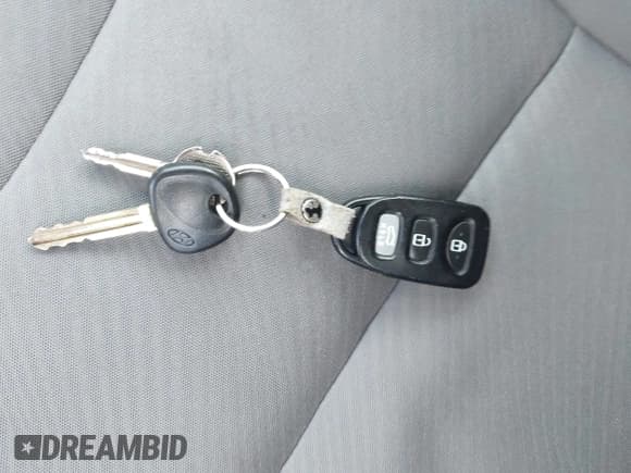 ✅ 2012 Hyundai Elantra Limited • VIN: 5NPDH4AE0CH133280 • Лот: 43244402. Опубликован ранее на IAAI с пробегом 190 648 миль. Бесплатный доступ к архиву аукционных продаж из США и подробный отчёт об истории автомобиля на DreamBid. Изображение 11.