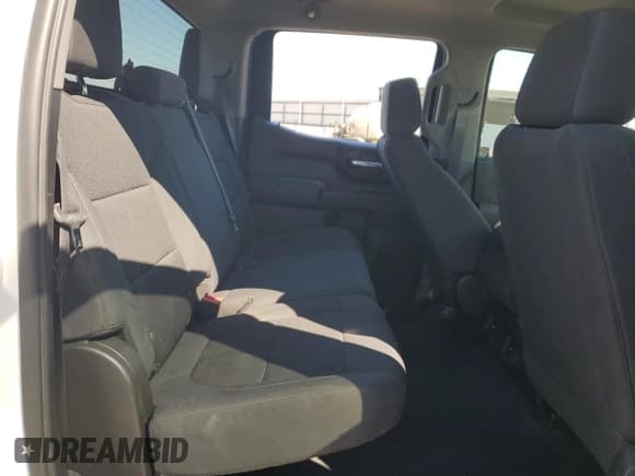 ✅ 2021 Chevrolet Silverado 1500 Custom • VIN: 1GCPWBEK6MZ391210 • Lot: 76724284. Wystawiony na Copart z przebiegiem 46 474 mil. Bezpłatny archiwum sprzedaży aukcyjnych z USA i szczegółowy raport historii pojazdu na DreamBid. Zdjęcie 10.