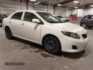 ✅ 2010 Toyota Corolla • VIN: 1NXBU4EE8AZ213695 • Lot: 43648648. Wystawiony na IAAI z przebiegiem 256 094 mil. Bezpłatny archiwum sprzedaży aukcyjnych z USA i szczegółowy raport historii pojazdu na DreamBid. Zdjęcie 1.