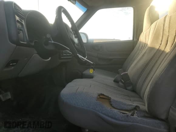 ✅ 2002 Chevrolet S-10 • VIN: 1GCCS145228195008 • Лот: 89328075. Опубликован ранее на Copart с пробегом 46 630 миль. Бесплатный доступ к архиву аукционных продаж из США и подробный отчёт об истории автомобиля на DreamBid. Изображение 7.