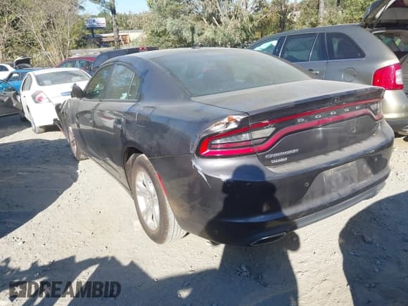 ✅ 2020 Dodge Charger SXT • VIN: 2C3CDXBGXLH144583 • Lot: 43437681. Wystawiony na IAAI z przebiegiem 215 000 mil. Bezpłatny archiwum sprzedaży aukcyjnych z USA i szczegółowy raport historii pojazdu na DreamBid. Zdjęcie 3.